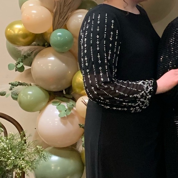 Formal Dress - Picture 12 of 13